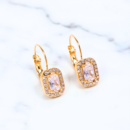 Geometric Luxury Huggie Earrings　幾何学モチーフ・ラグジュアリーハギーピアス