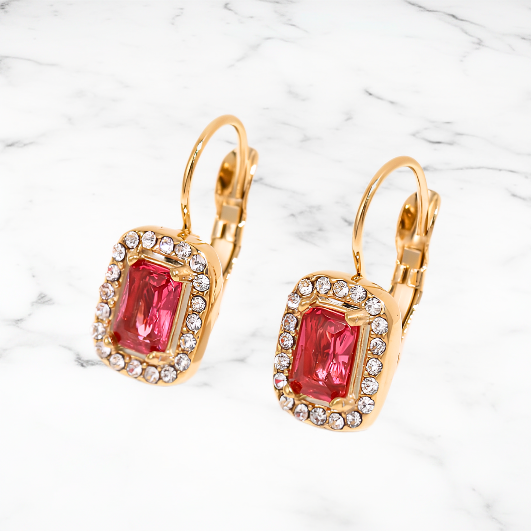 Geometric Luxury Huggie Earrings　幾何学モチーフ・ラグジュアリーハギーピアス