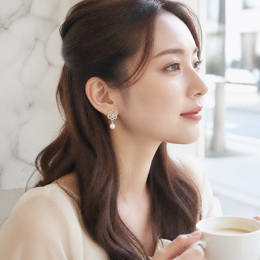 Rose Éclat Freshwater Pearl Earrings 　ローズ・エクラ 淡水パール ピアス