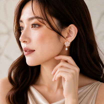 Camellia Freshwater Pearl Earrings　カメリア・淡水パール ピアス