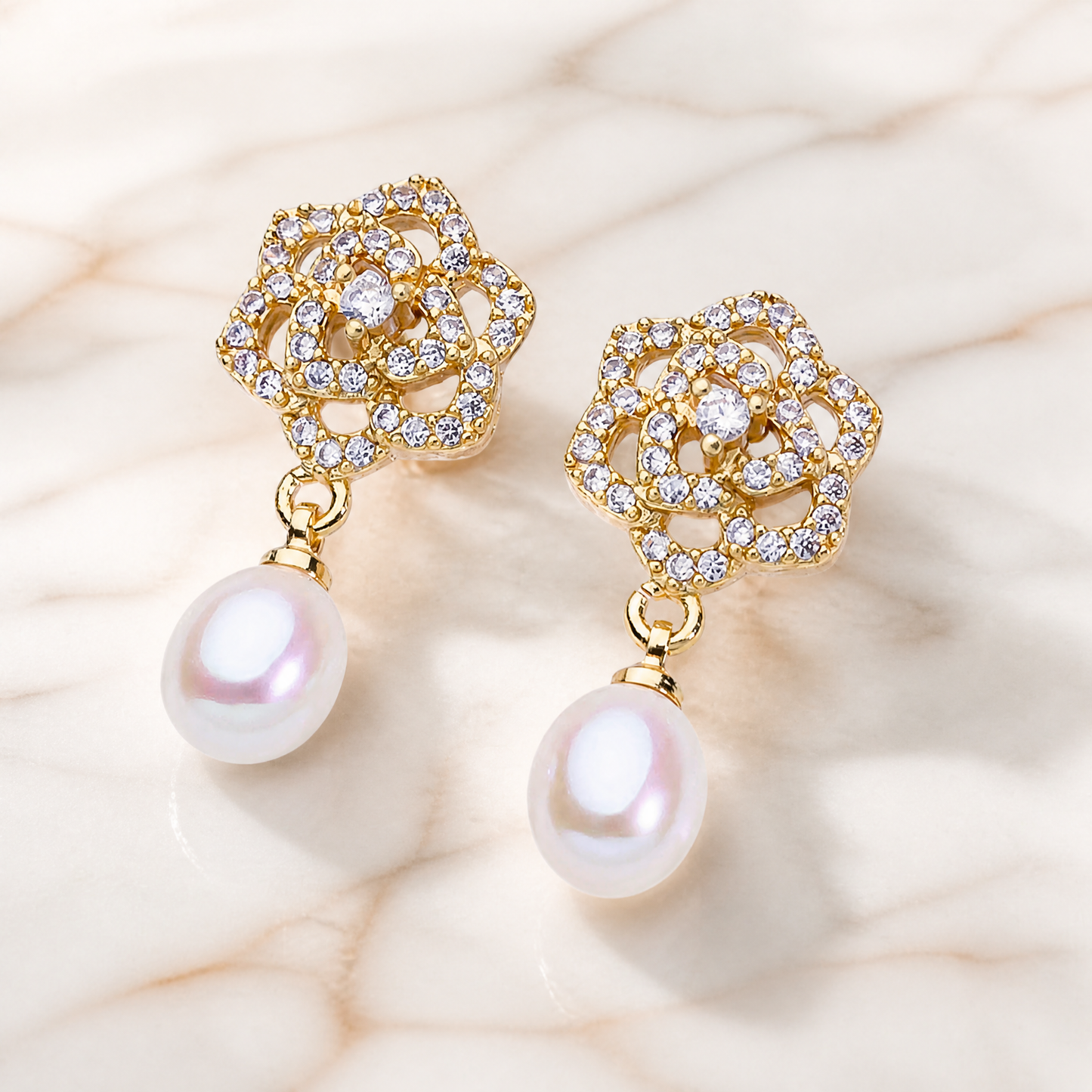 Rose Éclat Freshwater Pearl Earrings 　ローズ・エクラ 淡水パール ピアス